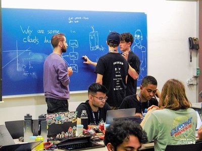 Els projectes més innovadors triomfen a la HackUPC 2025